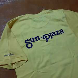 Sun-Plaza サンプラザ ロゴ入り Tシャツ イエロー Mサイズ 未着用品 当時もの
