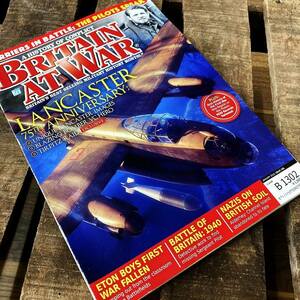 B1302「BRITAIN AT WAR」ブリテンアットウォー 戦争 軍事　軍用車　古本　雑誌 ヴィンテージ 旧車 ビンテージ 自動車