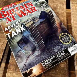 B1310「BRITAIN AT WAR」ブリテンアットウォー 戦争 軍事　軍用車　古本　雑誌 ヴィンテージ 旧車 ビンテージ 自動車