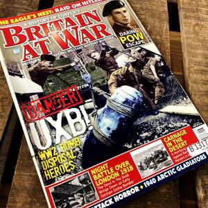 B1317「BRITAIN AT WAR」ブリテンアットウォー 戦争 軍事　軍用車　古本　雑誌 ヴィンテージ 旧車 ビンテージ 自動車