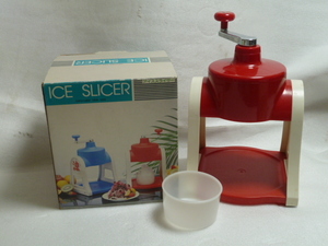 SIW208*[ damage have ]* ice slicer * red color * hand turning chip ice machine * IS-3500* ice .. retro *