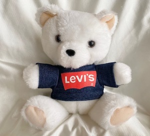 80s～ US ビンテージ　Levi's の デニム の服を着た くま の ぬいぐるみ　LEVI STRAUSS リーバイス　ベア　クマ　希少