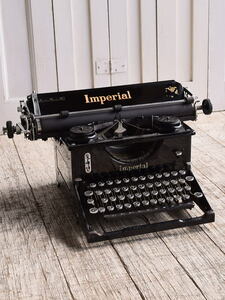  England antique typewriter display 10135