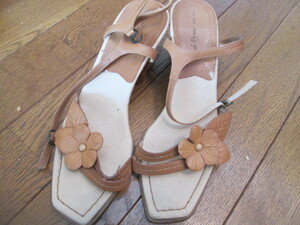 23. beige flower. leather. sandals 