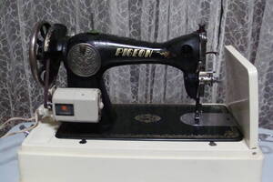  Showa Retro PIGEON black sewing machine antique case attaching present condition goods 