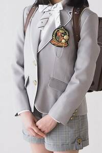 【美品】卒服セット　repipi armario　レピピアルマリオ　XS　（ジャケット・ショートパンツ・ワイシャツ（白・ネクタイ）18000円相当