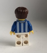 即決 新品　未使用　レゴ LEGO ミニフィグ　タウン　ニコ顔　ストライプシャツの男の子　ミニフィギュア 　シティ_画像3
