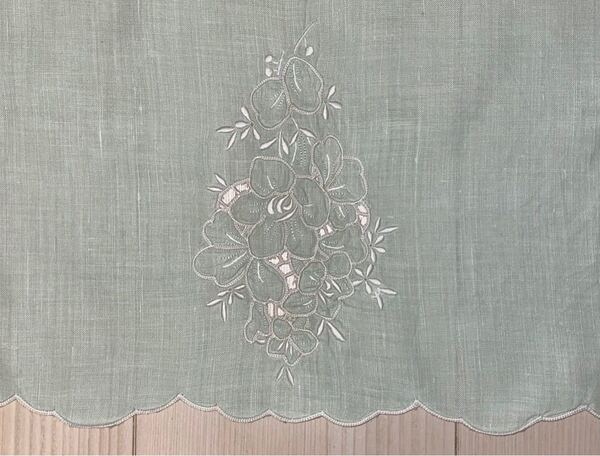 カット花刺繍 麻 クロス