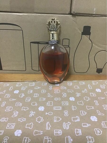 ロベルト。カヴァリ。オードパルファム。Roberto CAVALLI EDP50ml。残量は8割強。近未使用と目立った傷なしの間。