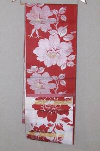 帯（ハ）赤地に大柄の花の刺繍あり　検/昭和レトロテーブルランナー