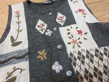 (n106k) Collection's k ニット セーターベスト 花 刺繍 コレクションズケイレディース L グレー ノースリーブ レトロ 中古 _画像5