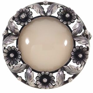 S1003*[N.E. FROM]* medium sized * white Stone * sterling silver 925 * Northern Europe Niels Erik flower motif Vintage brooch 