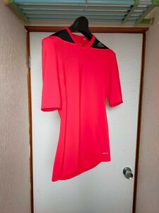 アディダス　テックフィット　コンプレッション　トレーニングシャツ　メンズＬサイズ