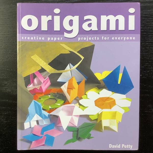 手芸本■ARTBOOK_OUTLET■O9-189★送料無料 折り紙 ORIGAMI イギリス版 創造的なペーパークラフト ハンドメイド 大充実の40ページ！