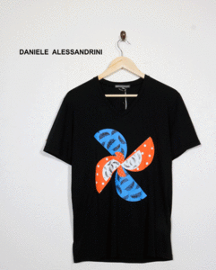 新品★最大値下げ DANIELEALESSANDRINI　ダニエレアレッサンドリーニ　Tシャツ　羽根プリント　綿100%　ブラック　サイズM