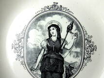 ベルギーアンティーク 聖ジュヌビエーブのプレート 深皿 パリの守護聖女 聖人 糸巻き棒 BOCH FRERES KERAMIS_画像6
