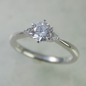 婚約指輪 ダイヤモンド 0.7カラット プラチナ 鑑定書付 0.708ct Fカラー　SI2クラス EXカット CGL 22156-1028 HKER*0.7