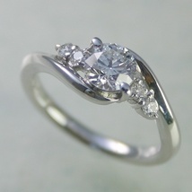 婚約指輪 ダイヤモンド 0.3カラット プラチナ 鑑定書付 0.301ct Eカラー SI2クラス EXカット CGL 22285-4049 HKER*0.3_画像2