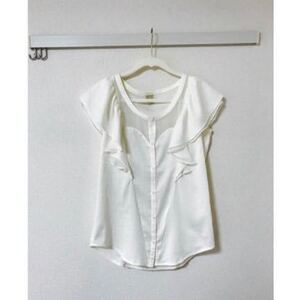 半袖 フリルブラウス 半袖 フリル ブラウス フレンチスリーブ シャツ ホワイト 白 オフィスカジュアル オフィス OL トップス カットソー