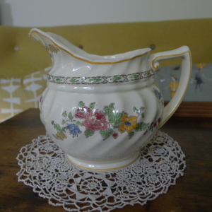 [ valuable ] Britain antique Royal Doulton ROYAL DOULTON JUG pitcher milk pot large D5009 England miscellaneous goods 