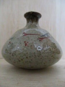 K64-10S花瓶　花瓶小　陶器　中古　高さ約6.6cm　高さ約6.6ｃｍ　(F-3)
