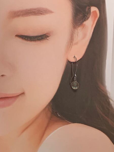 ハートが刻まれた、ロングフックピアス