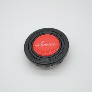 【正規代理店】Avenue Performance　レッドxホワイトレター ホーンボタン 赤 白 汎用 USDM JDM アベニューパフォーマンス