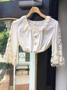 イギリスヨーロッパ古着ショート丈コットンフリルレース ブラウス エンブロイダリーlace frill blouse shirt 長袖シャツLV596