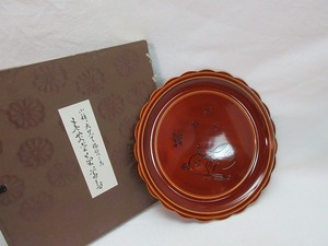 ZG06009 【 美品 茶道具 小槌に大黑福袋絵 輪花木皿 紙箱 】 検) 菓子器 菓子皿 木製漆器 茶事 おもてなし お点前 来客 和物 レトロ ⅰ 