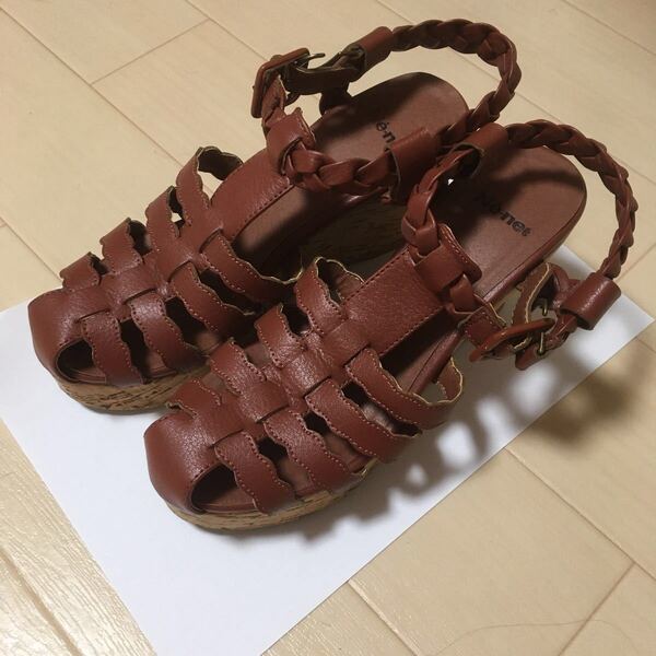 ネネット 靴 サンダル ブラウン 南條愛乃 サイズ02