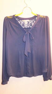 ★FOREVER 21★フォーエバー21レディーストップスシャツサイズS Ladies Tops long sleeve size S USED IN JAPAN　紺色