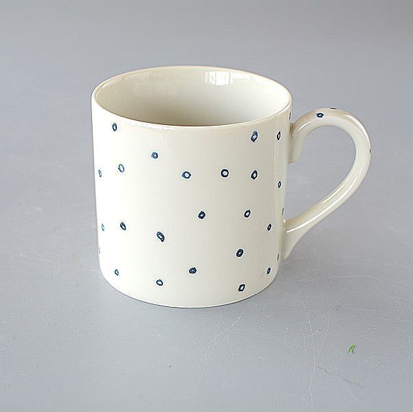 马克杯经典白色圆点手绘, 茶具, 马克杯, 由陶瓷制成