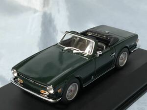 ミニチャンプス製　トライアンフ　TR6 レーシング グリーン　　1968～1976年　　　　1/43