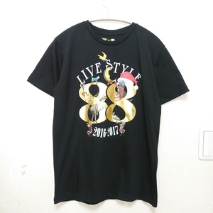 美品★安室奈美恵　Tシャツ　M　LIVE STYLE 88　x　711 2016-2017 ツアー クリスマス柄　数量限定　210526-05