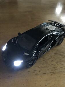  Lamborghini Aventador 1/32