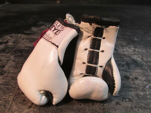CLETO REYESk Ray tray jesmexico Mexico miniature Boxer white glove pendant 