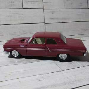 Maisto「1964 FORD FAIRLANE THUNDERBOLT 1/24」フォードフェアレーンサンダーボルト マイスト 1:24