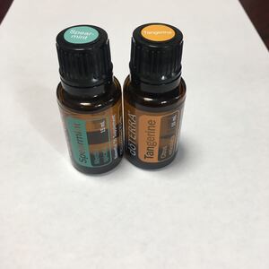 ドテラ エッセンシャルオイル タンジェリン、スペアミント各1本15ml 未開封品 未使用品です。正規品