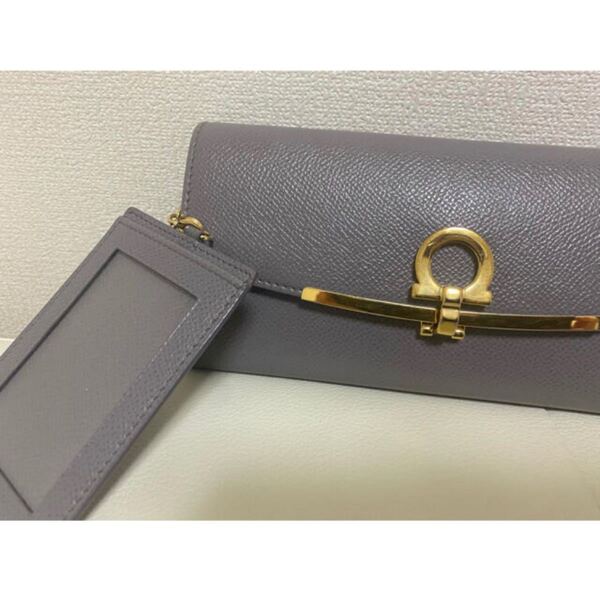 サルヴァトーレ フェラガモ 長財布