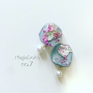 送料無料※MagiaDolce.h 10435●小花ピアス 小花イヤリング パールピアス ブルー ピンク 上品 アレルギー対応ピアス ハンドメイドピアス