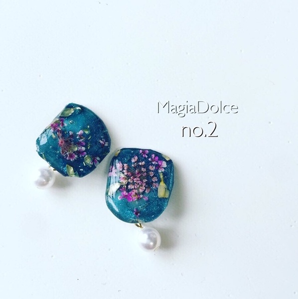 MagiaDolce.H 10430●小花ピアス 小花イヤリング パールピアス ネイビー パープル 上品 アレルギー対応ピアス ハンドメイドピアス 紫陽花