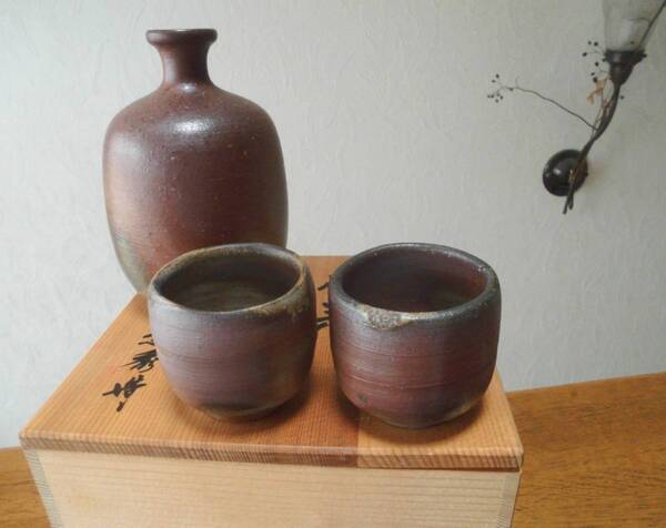 山本陶秀ゆかりの備州窯、山本宗秀作・酒器 3p. 2F