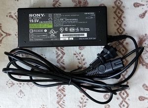 SONY AC адаптор VGP-AC19V52 б/у 