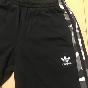 極美品　adidasハーフパンツ　スウェットハーフパンツ生地　M アディダススウェット　アディダススウェットハーフパンツ