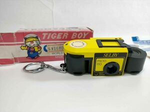 ミニカメラ　TIGER BOY　CAMERA　日本製　SELBY　イエロー　おもちゃ　キーホルダー　雑貨 (21_610_8)