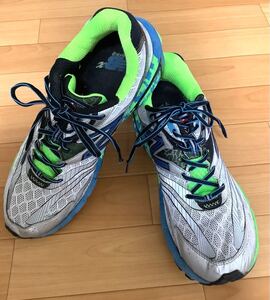 ニューバランス ランニングシューズ M1040WT4