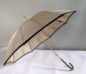 NU0118●【SALE】BURBERRY　バーバリー 雨傘 女性用 中古　シルバーゴールド　ブランドマーク総柄