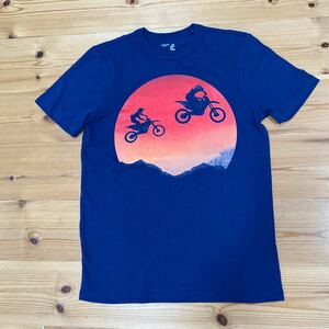 GapKidsギャップキッズ★ジュニアTシャツ★紺[150]★夕陽に飛べモーターバイク柄★半袖Tシャツ
