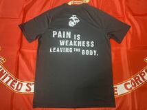 中古美品　USMC PAIN IS WEAKNESS LEAVING THE BODY DRY Tシャツ　Mサイズ　ブラック②_画像4