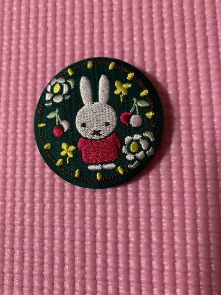ミッフィー 刺繍缶バッチ